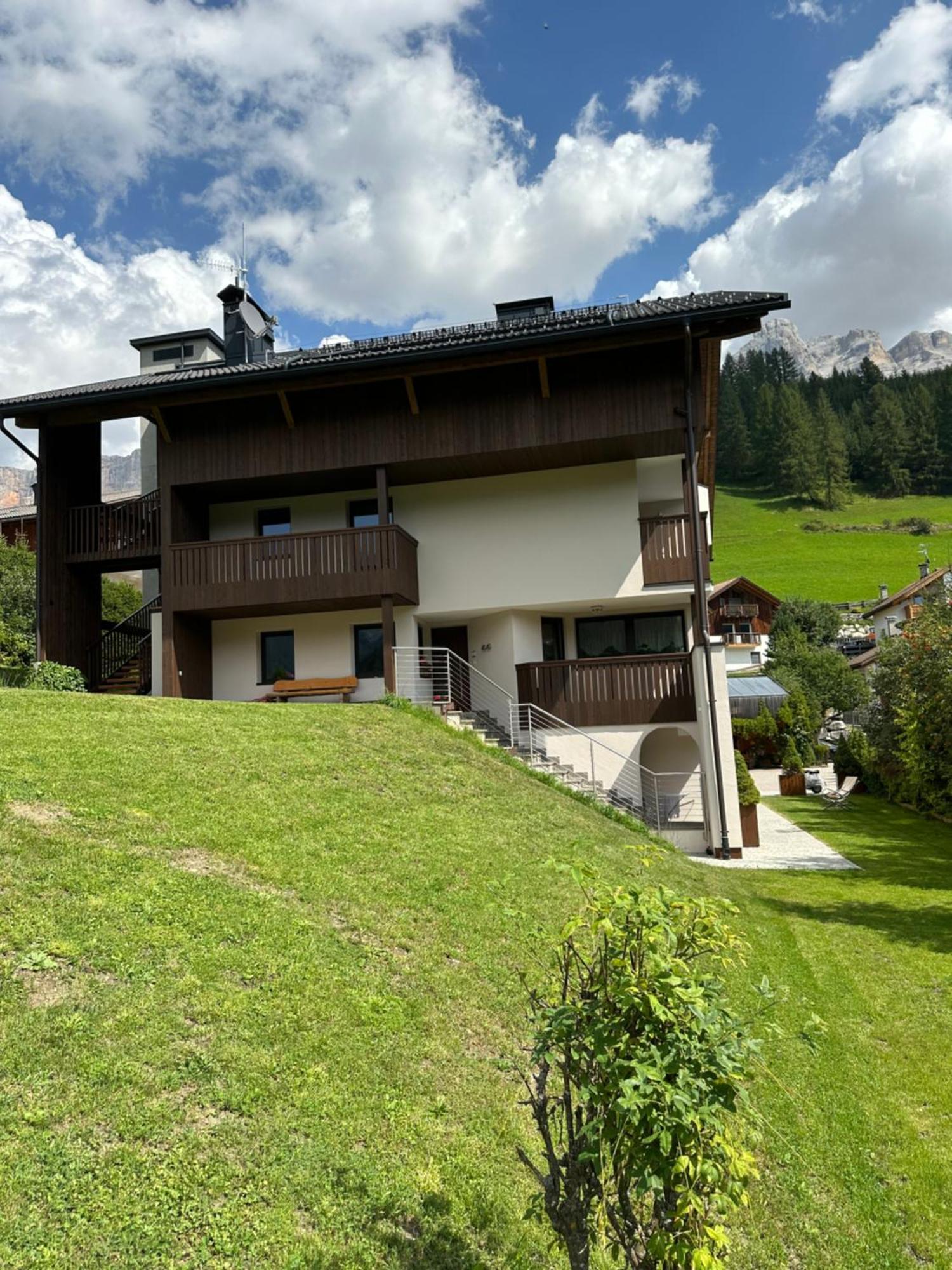Apartment Ciasa Laoi San Cassiano  Buitenkant foto
