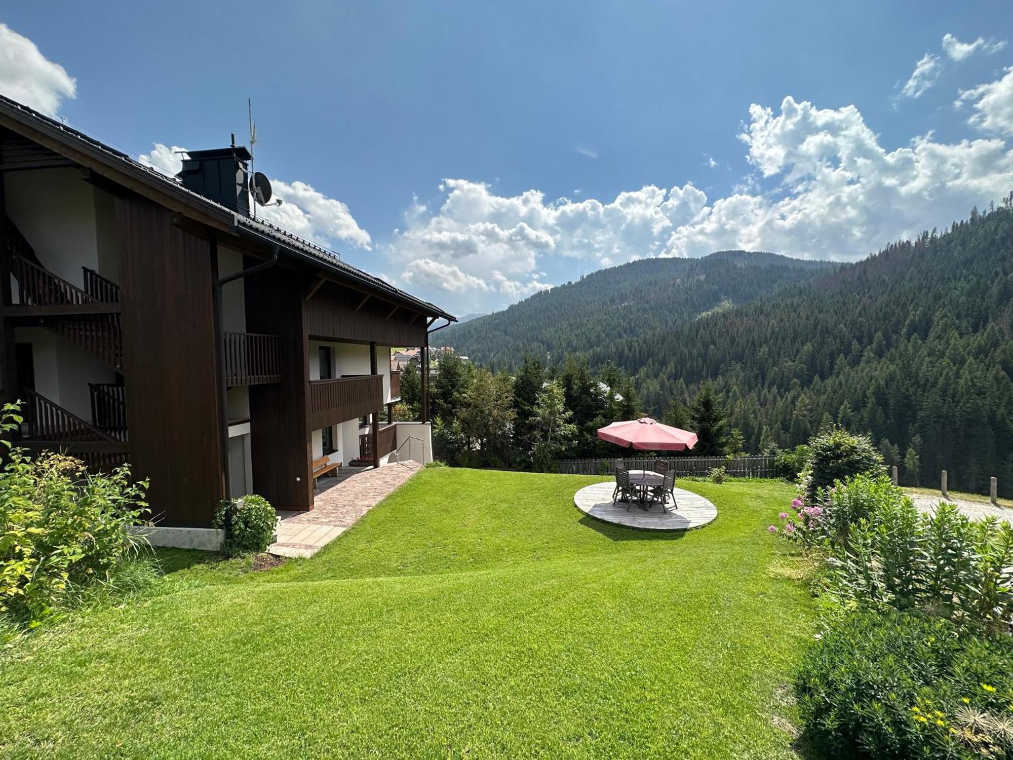 Apartment Ciasa Laoi San Cassiano  Buitenkant foto