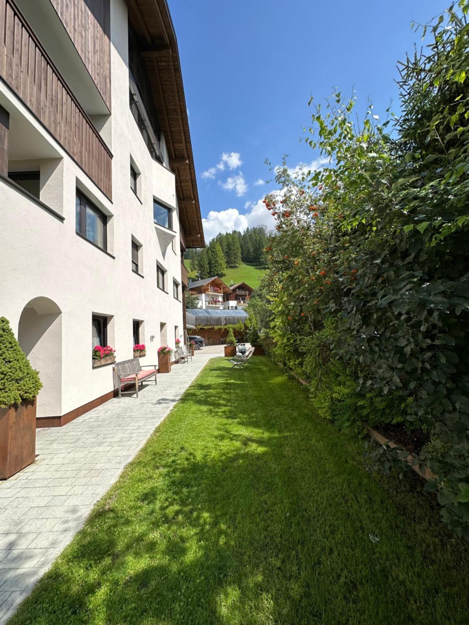 Apartment Ciasa Laoi San Cassiano  Buitenkant foto