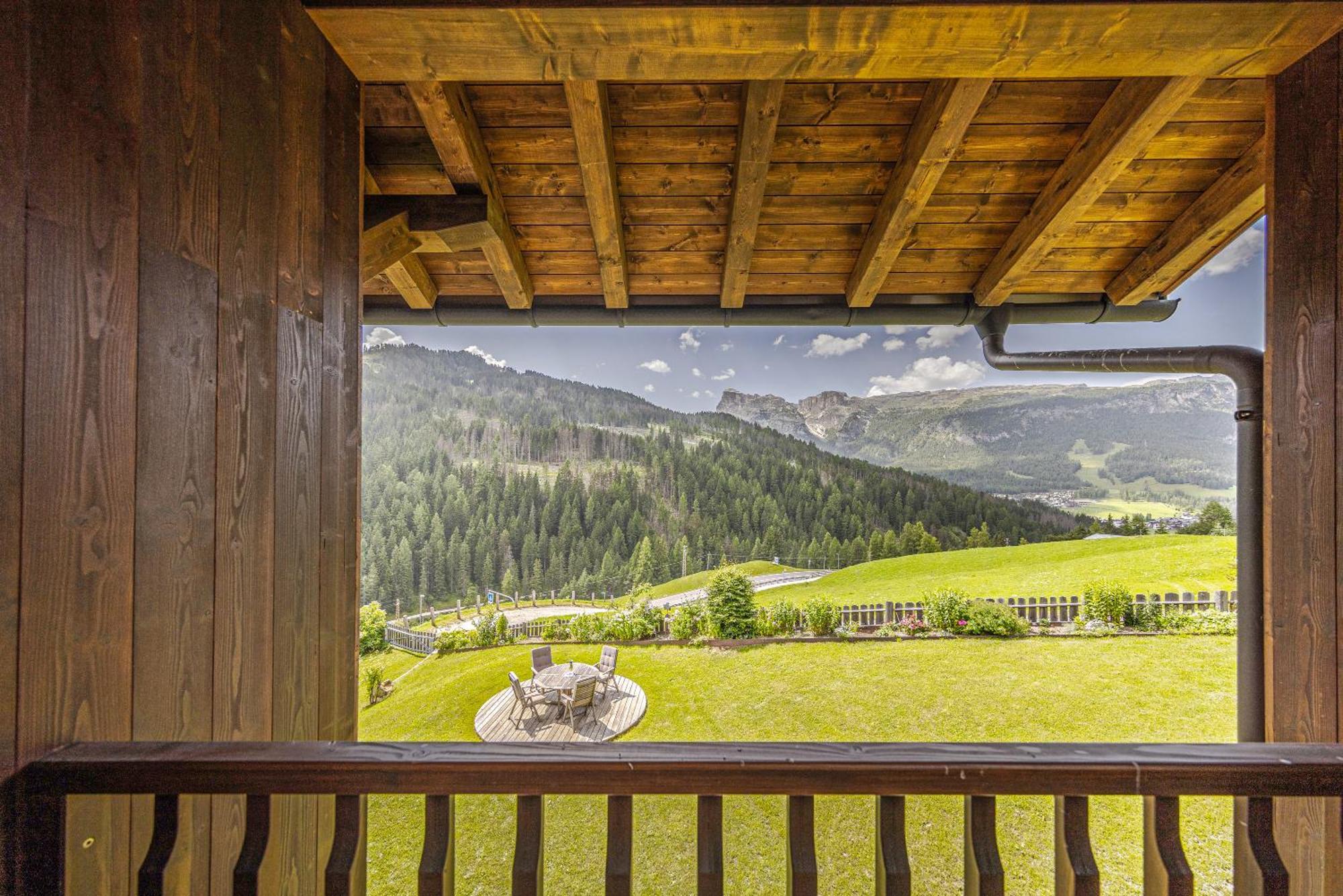 Apartment Ciasa Laoi San Cassiano  Buitenkant foto