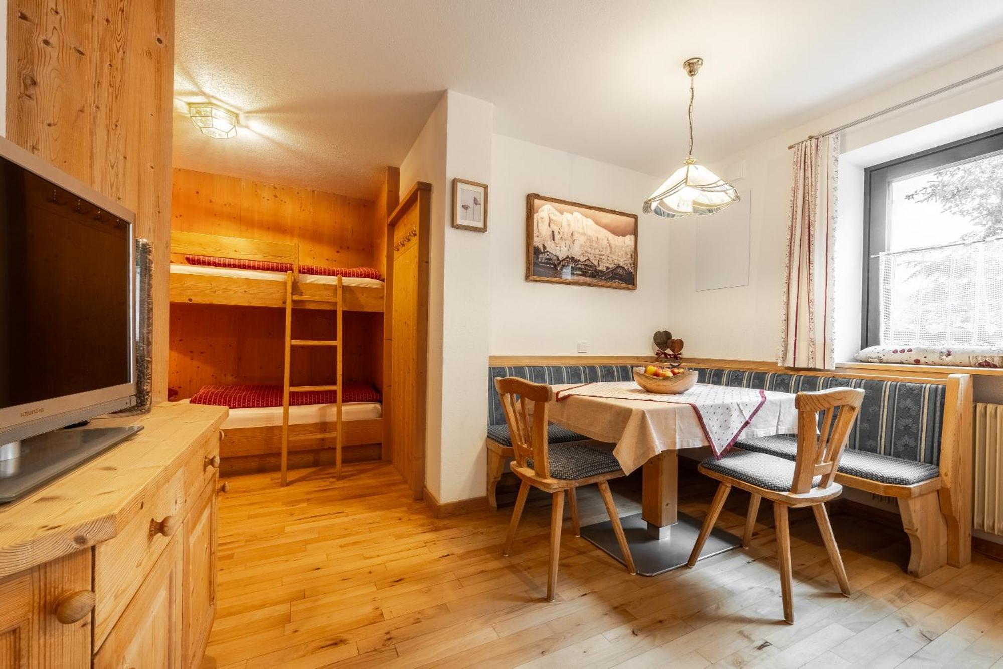 Apartment Ciasa Laoi San Cassiano  Buitenkant foto