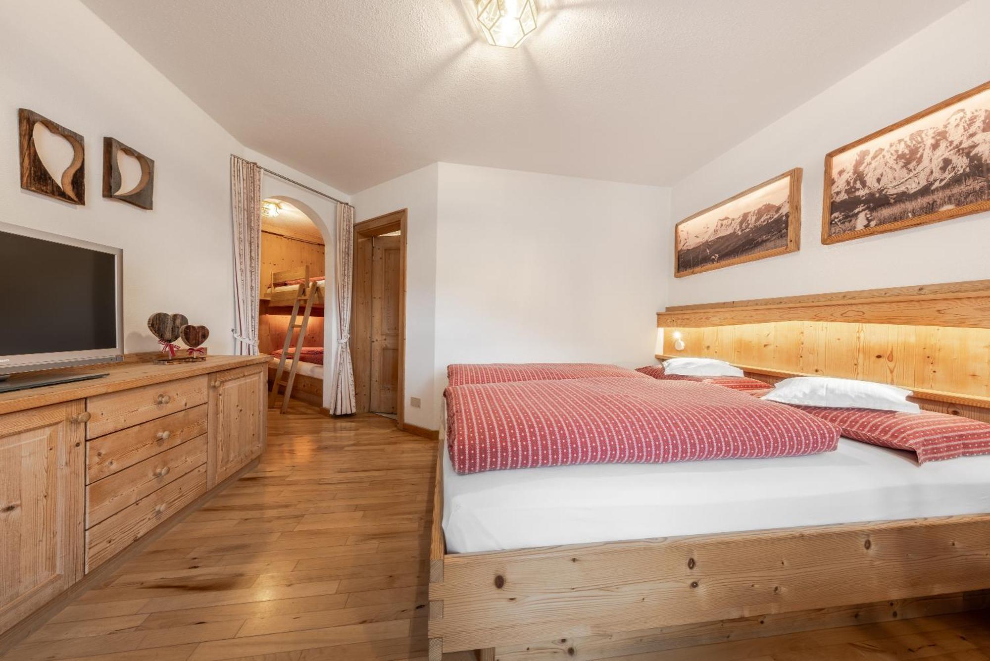 Apartment Ciasa Laoi San Cassiano  Buitenkant foto