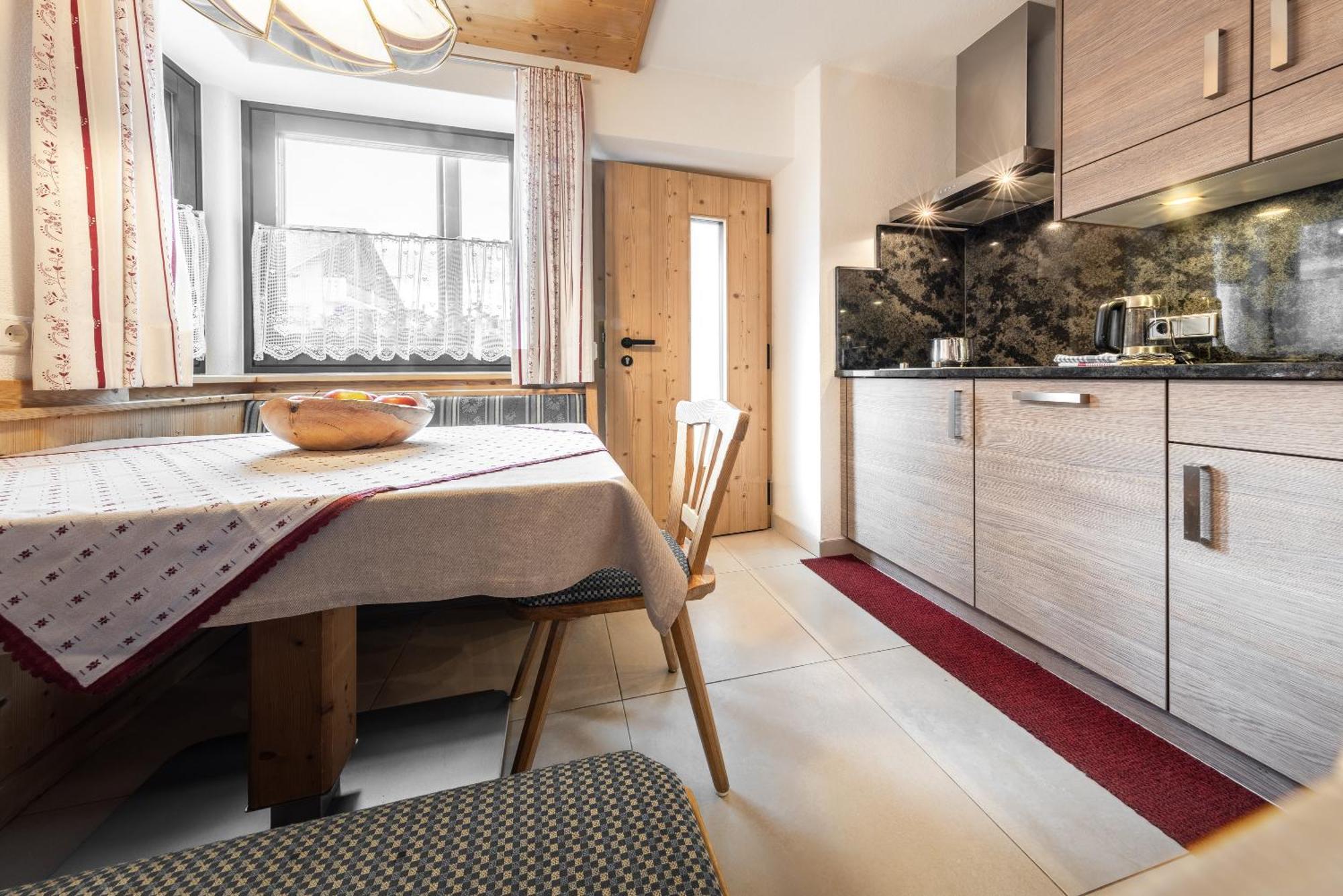 Apartment Ciasa Laoi San Cassiano  Buitenkant foto