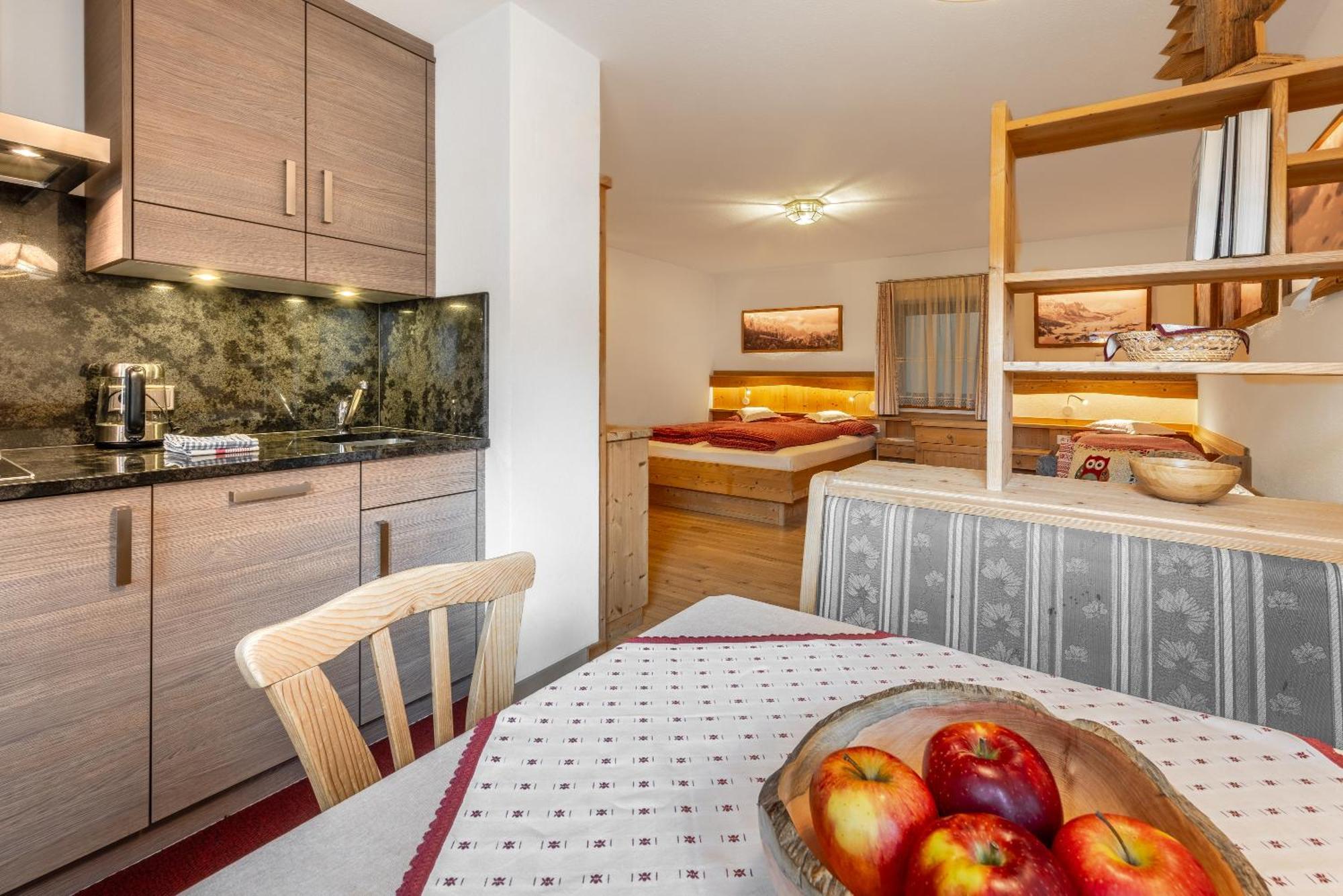 Apartment Ciasa Laoi San Cassiano  Buitenkant foto