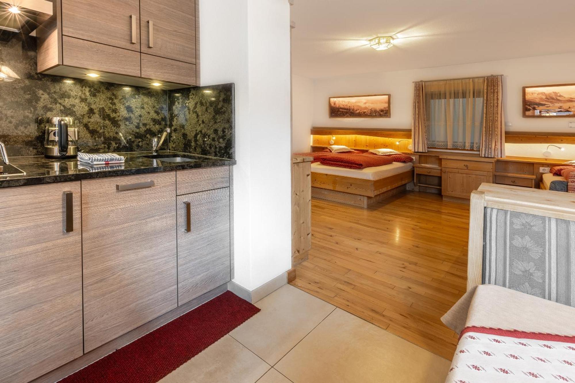 Apartment Ciasa Laoi San Cassiano  Buitenkant foto